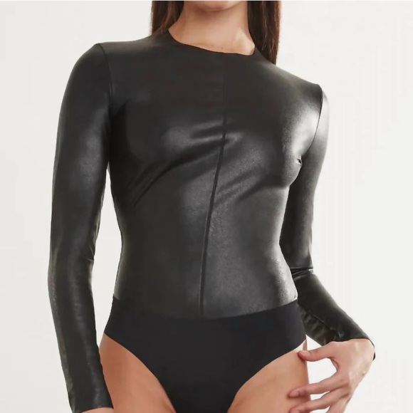 BRAND NEW COMMANDO FAUX LEATHER BODYSUIT SIZE SMALL - Picture 2 of 6